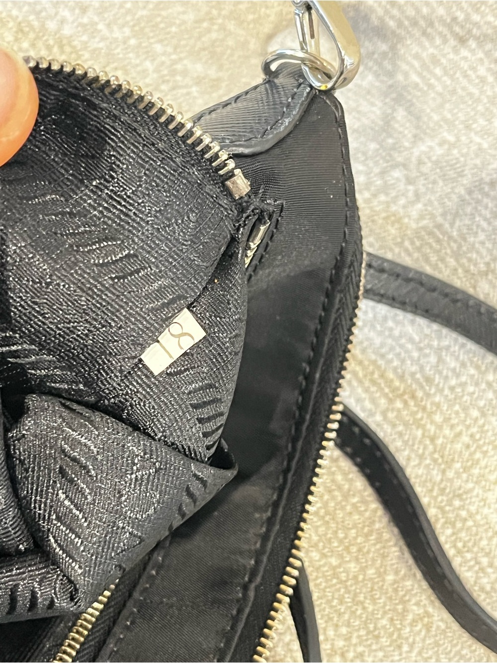 PRADA NYLON FLAT CROSSBODY POUCH. - Picture 7 of 8